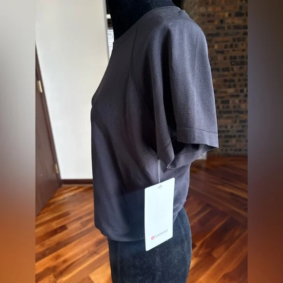 Lululemon Athletica Swiftly Tech 2.0 Cropped Tee, Black size 12, NEW - Picture 6 of 12